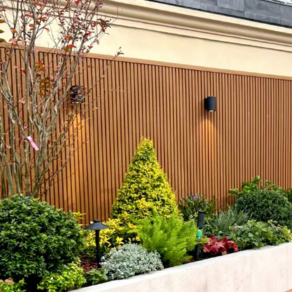 Modern Elegant Hotel WPC Fence 6ft Aluminum Alloy Wood Grain Eco-Friendly Waterproof for Garden