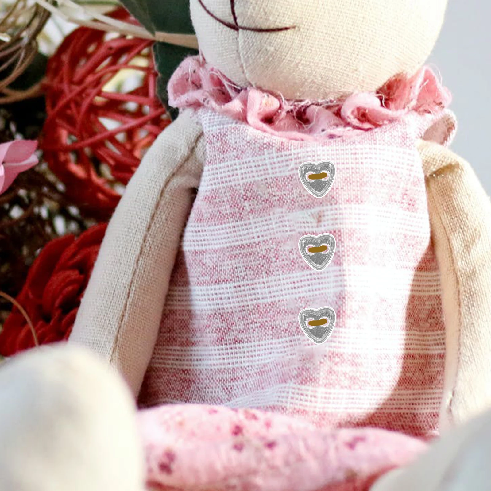 

100Pcs Heart Shape Design Buttons Creative Clothes Buttons High Quality Alloy Materials Burr Free Fine Polishing