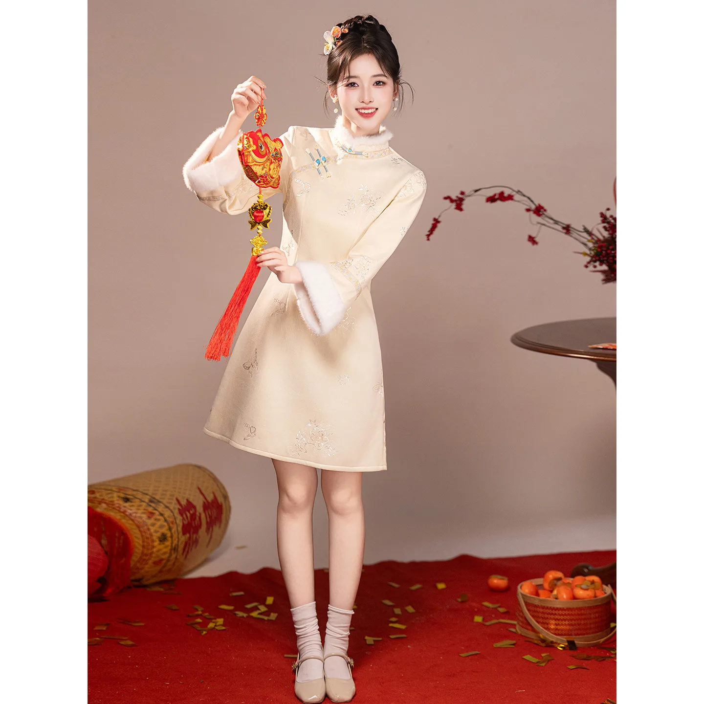 

Yourqipao Китайское короткое платье Cheongsam, новое зимнее замшевое бархатное утепленное платье с вышивкой, платье Ципао с длинным рукавом