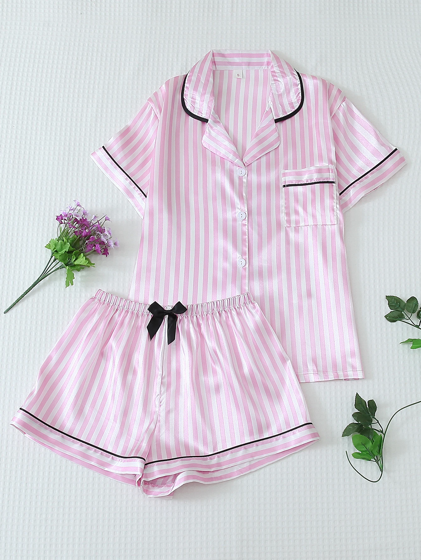 Two-Piece Satin Striped Lapel Button-Down Short-Sleeve Top with Pockets and Bow Shorts Spring/Summer Women's Pajamas Loungewear Set Suitable for Home Use
