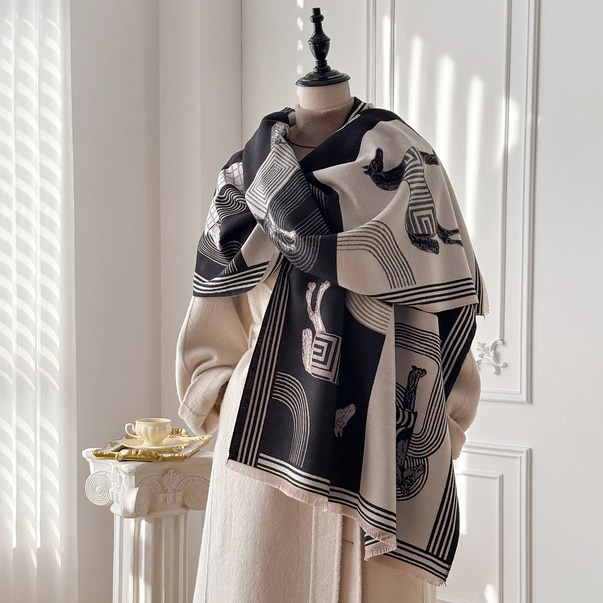 Modischer Winterschal aus Kunstkaschmir für Damen, Vintage-Muster und Quasten, weicher, warmer Schal, eleganter Wickelschal, ideal für Winter-Styling – Detail 1