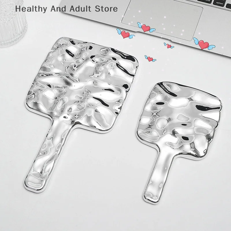 Ins vloeibare vorm vierkante spiegel Mini draagbare desktop cosmetische spiegel Dames make-upspiegel Reizen Metallic draagbare schoonheidsspiegel