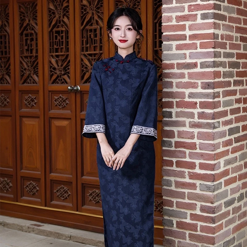 

Новое китайское традиционное платье-ципао с длинными рукавами из жаккардовой ткани, высокого качества, для молодых женщин, с возможностью ранней доставки.
