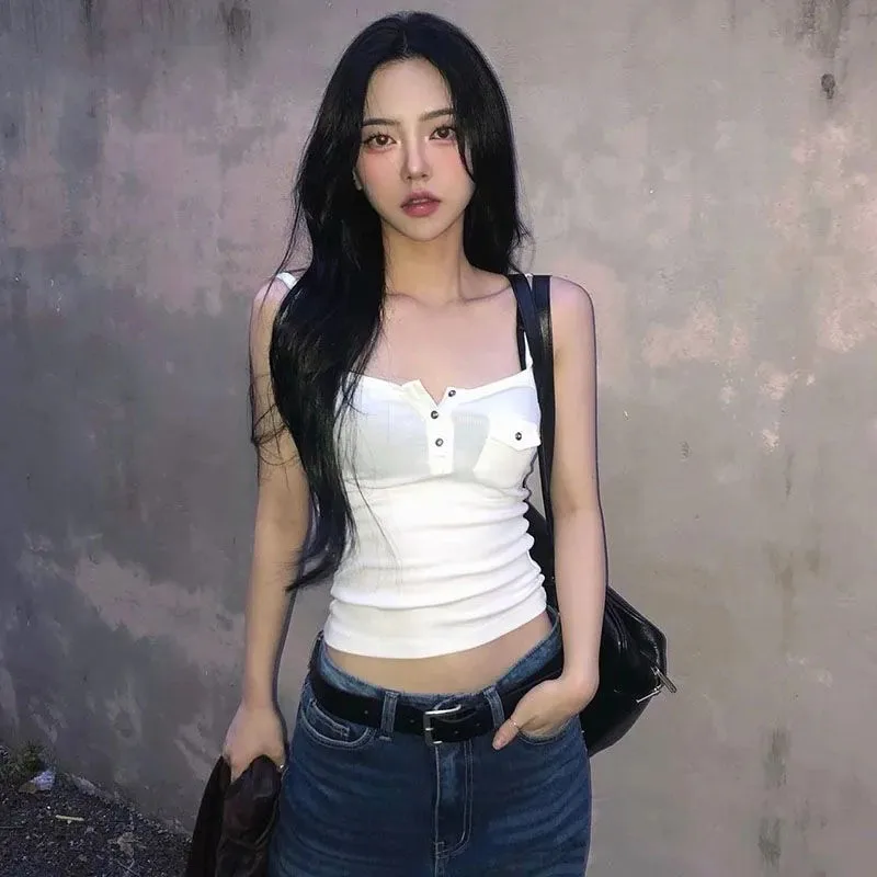 Gilet abbottonato bianco basic da donna Tasche streetwear coreane Slim Fit Canotta lavorata a maglia da donna 2025 Canotte estive senza maniche