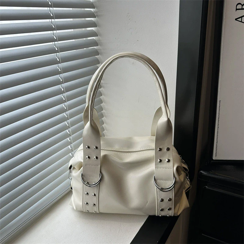 Vintage-Stil PU-Leder Damen Schultertasche Große Kapazität Hochwertige Modische Nieten-Handtasche Y2K Motorradtasche für den täglichen Gebrauch – Detail 23