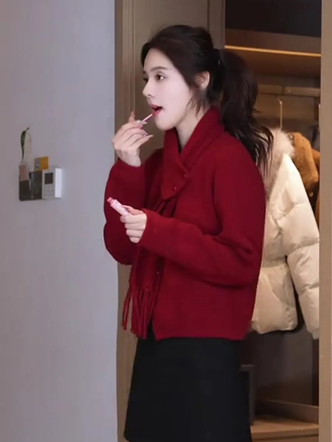 

Модный вязаный кардиган с воротником-шарфом для весны и осени, новогодний, женский, свободного кроя, с длинными рукавами, на пуговицах