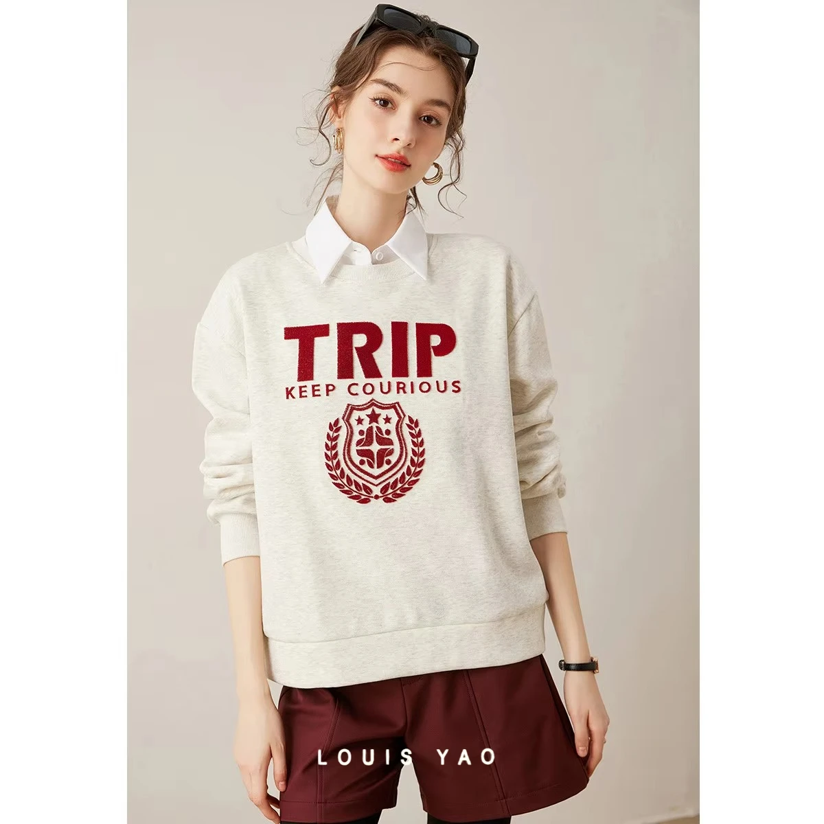 LOUIS YAO Casual Women's Sweatshirts 2026 Autumn/Winter American Retro Thick Velvet Fashionable Letter Badge Pattern Hoodie