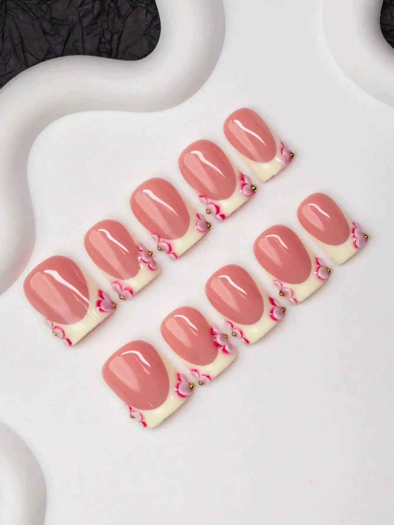

10pcs/Set Handmade Square Nail Tips, Y2K Baddie Style, Nude & Yellow Color With French Tips, Carved Floral Design, Suitable For
