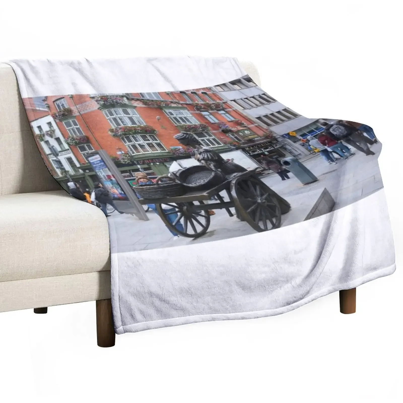 Statue of Molly Malone Throw Blanket Giant Sofa Retros Flannel Fabric Blankets