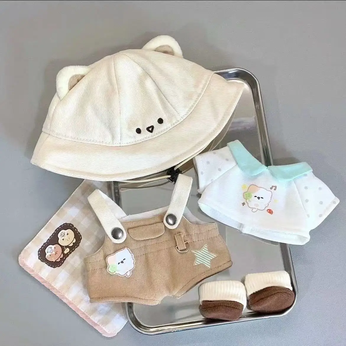 2025 جديد عالي الجودة 20 سنتيمتر دمية الزي لطيف التخييم القط الملابس لدمى القطن القطيفة وزرة الزي فستان متابعة اكسسوارات