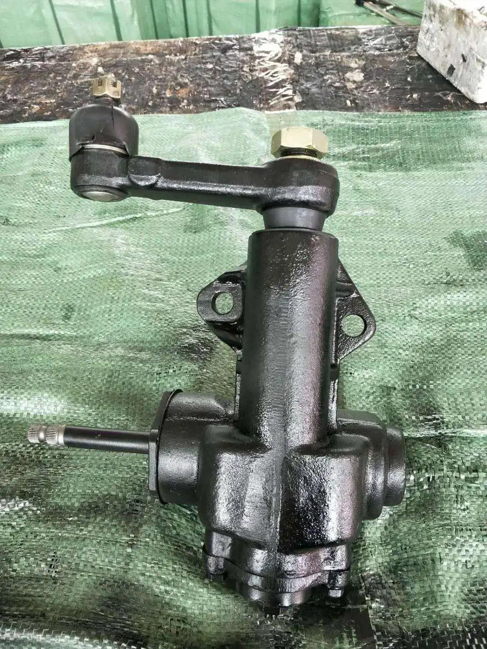 Mechanical Steering Gear Box For Mazda B2000 UB39-32-110 UB3932110