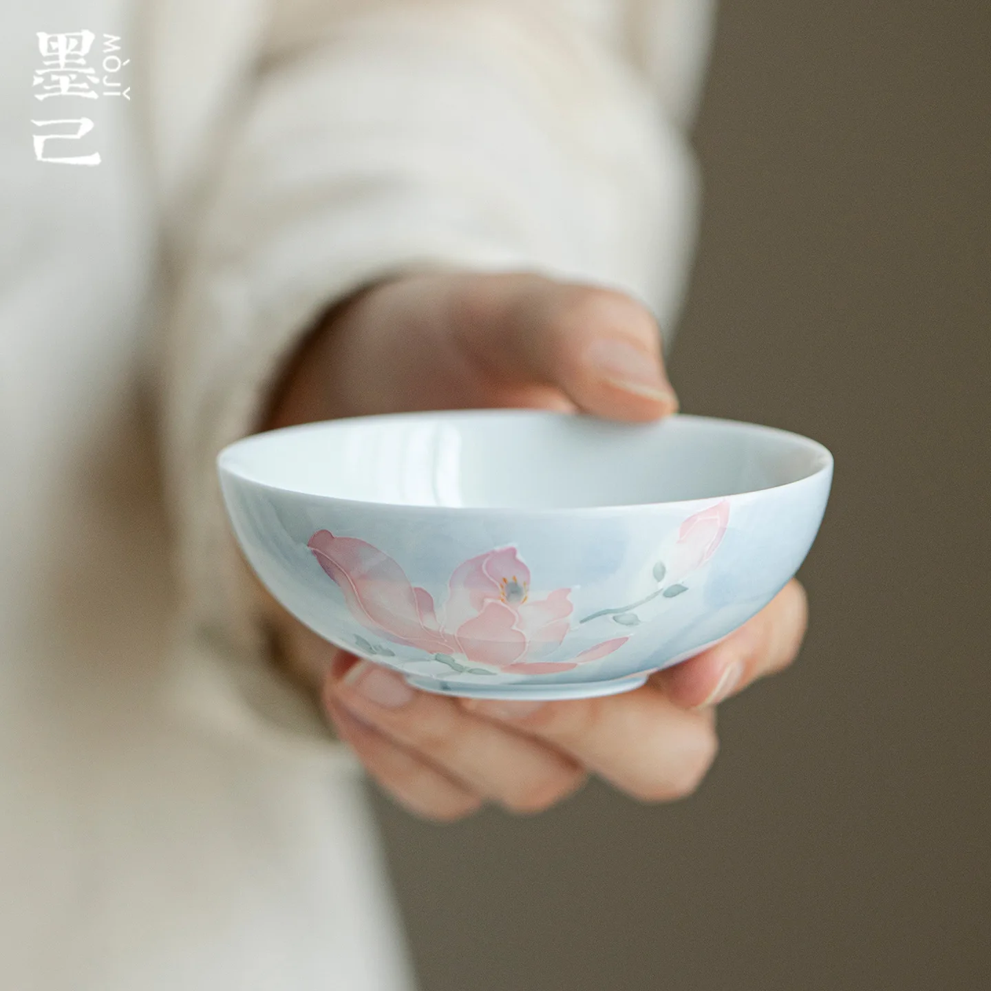

Hand-drawn Magnolia Flower width Ceramic Pu er Teacup Tea-tasting cup Gongfu tea set single cup
