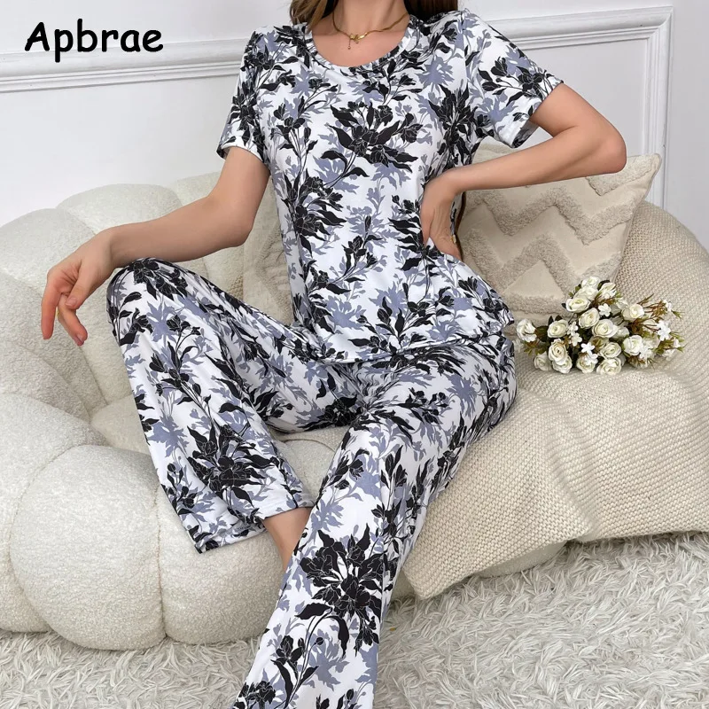 New Summer Women pigiama Set pigiama con stampa a cuore o-collo Sleepwear moda maniche corte pantaloni lunghi pigiama causale femminile