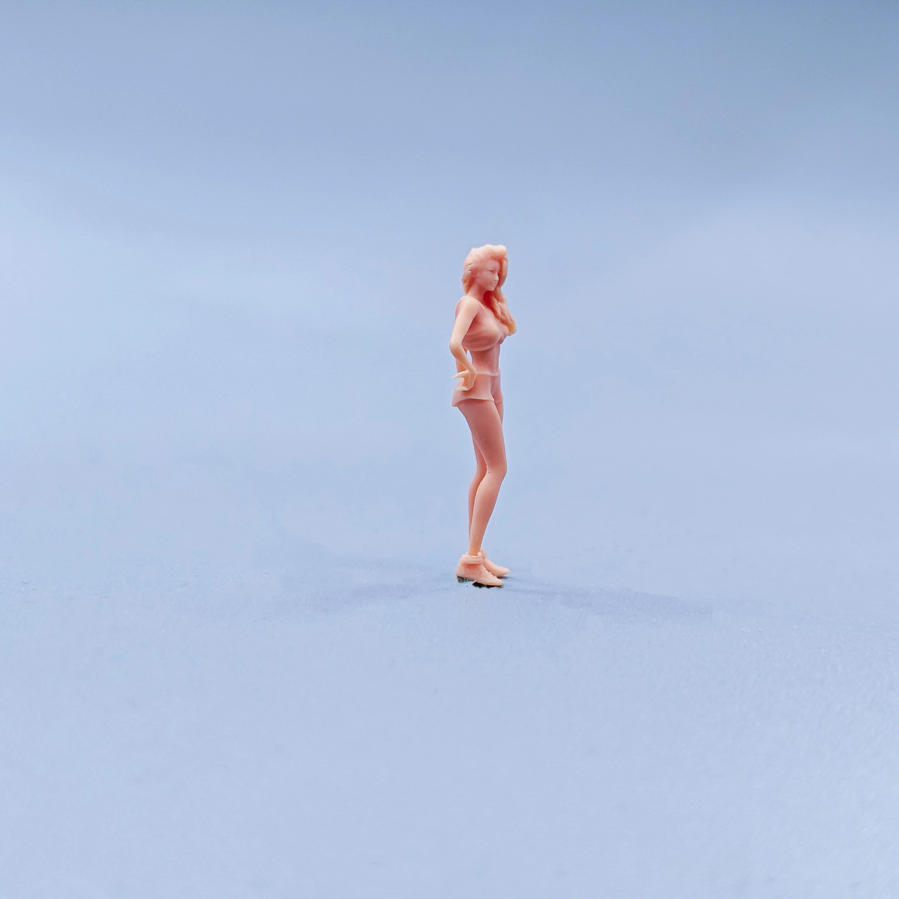 Figurines en résine pour cheveux bouclés, Support de taille, pantalons chauds, beauté, Miniatures non colorées, Diorama peint à la main, 1/64 1/43, C509