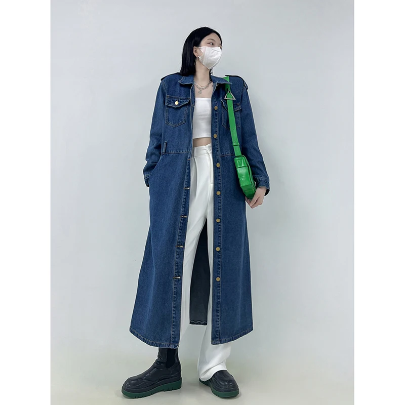 เสื้อโค้ทผ้ายีนส์ยาวแบบเรียบง่ายลำลองวินเทจกระดุมแถวเดียวแบบเกาหลีเสื้อฝนใหม่
