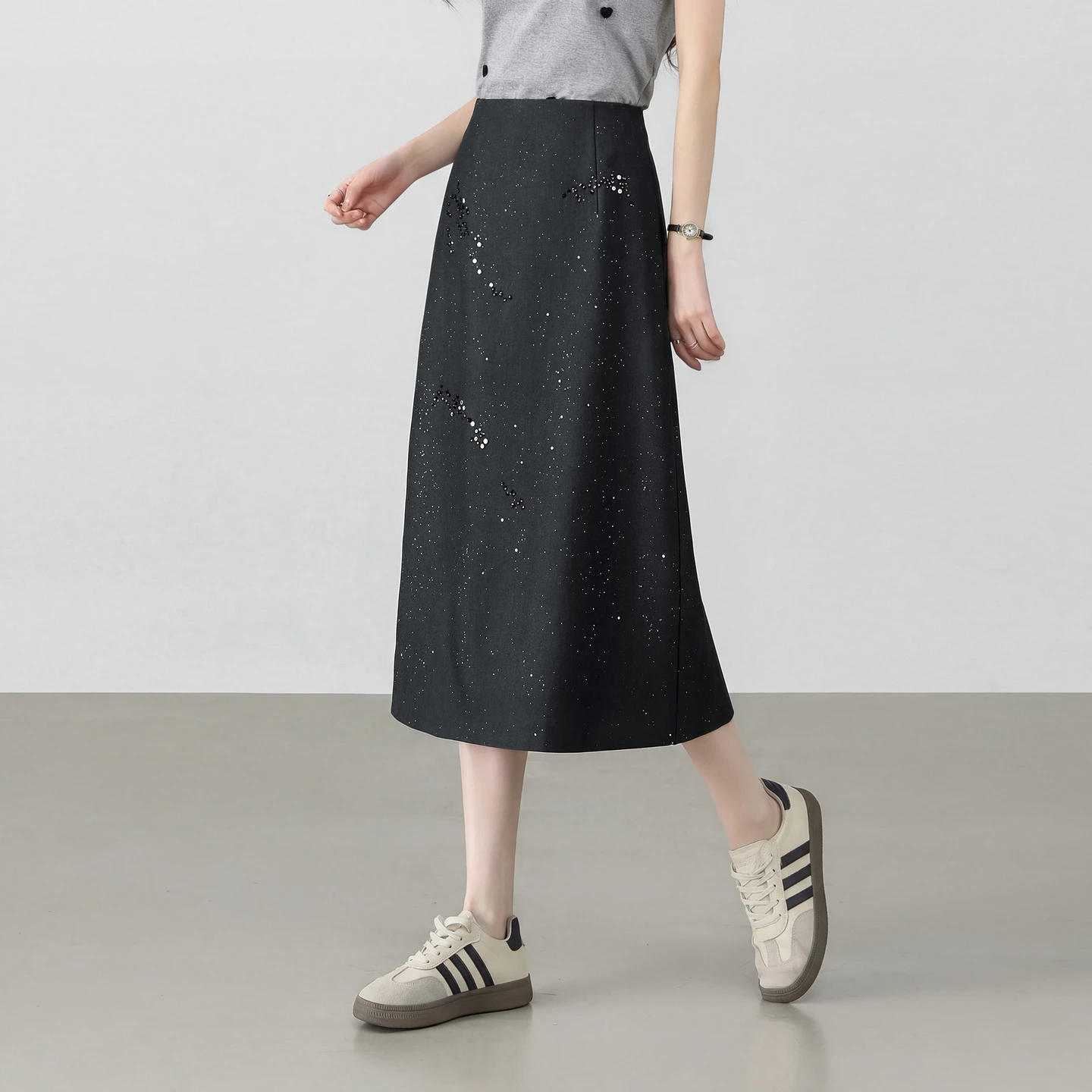 SENTUBILA Women's Office A-Line Skirt 2026 Summer New Fashion Beaded Embroidery Silver Shimmer Back Slit Design Skirt 163QA8443X