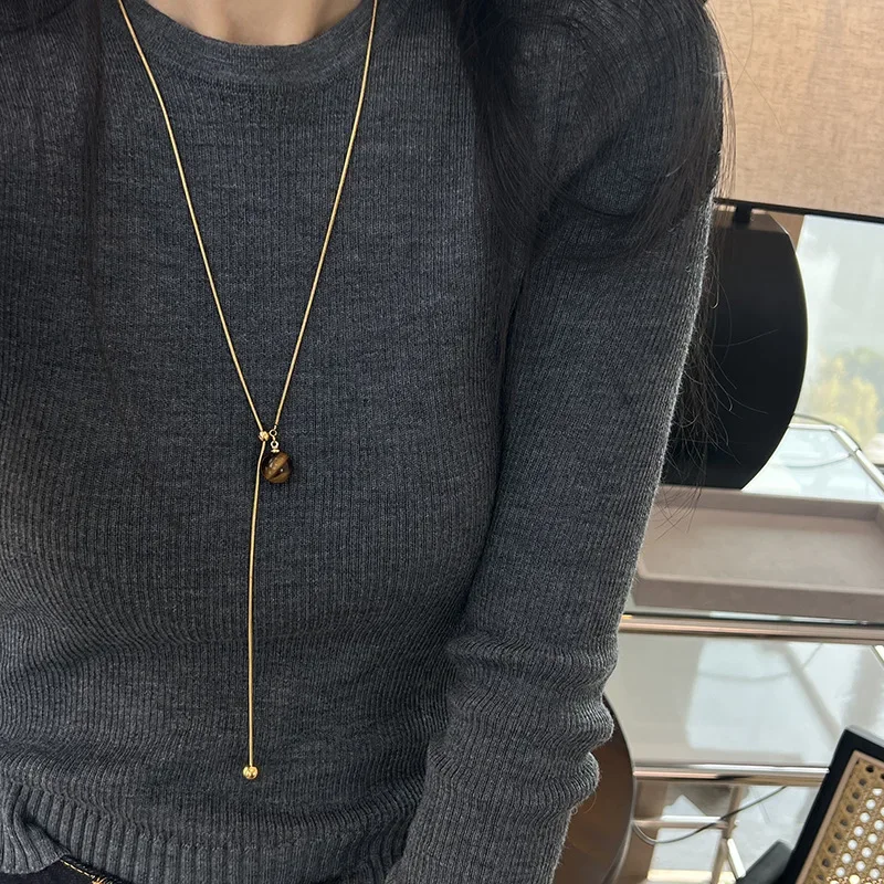 New Minimalist Stone Gold Color Snake Bone Long Drawstring Sweater Chain Autumn and Winter Retro Necklace