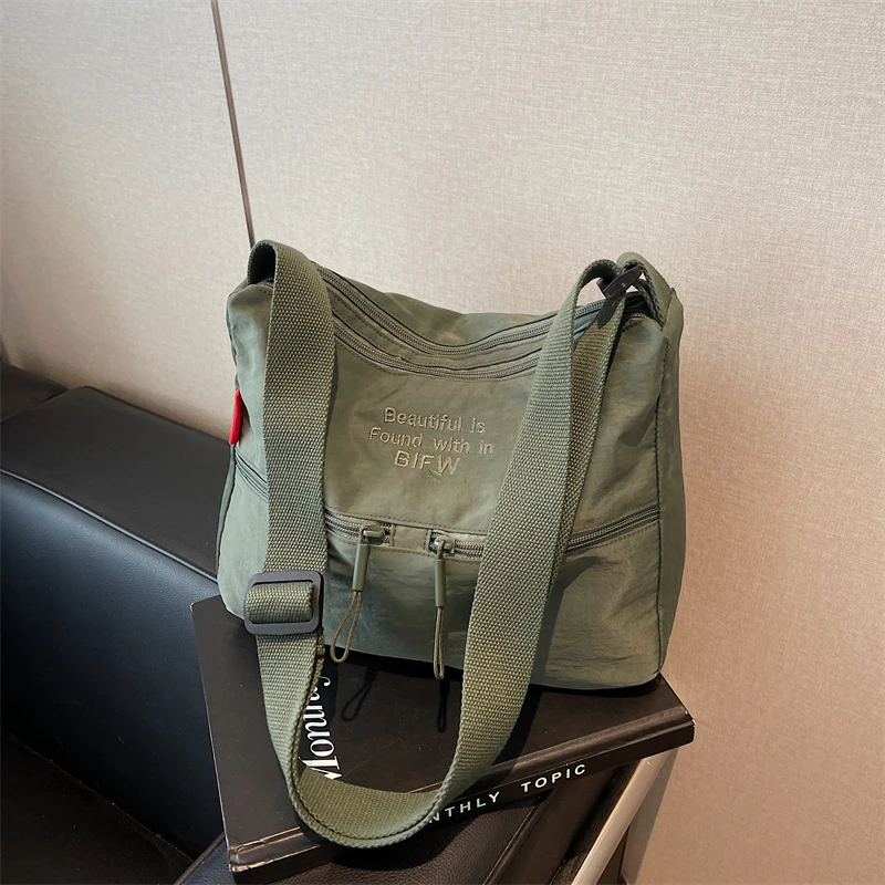 

Нейлоновая однотонная универсальная сумка на плечо, мягкие швейные женские сумки, распродажа, модная модная сумка через плечо большой вместимости 2025 года