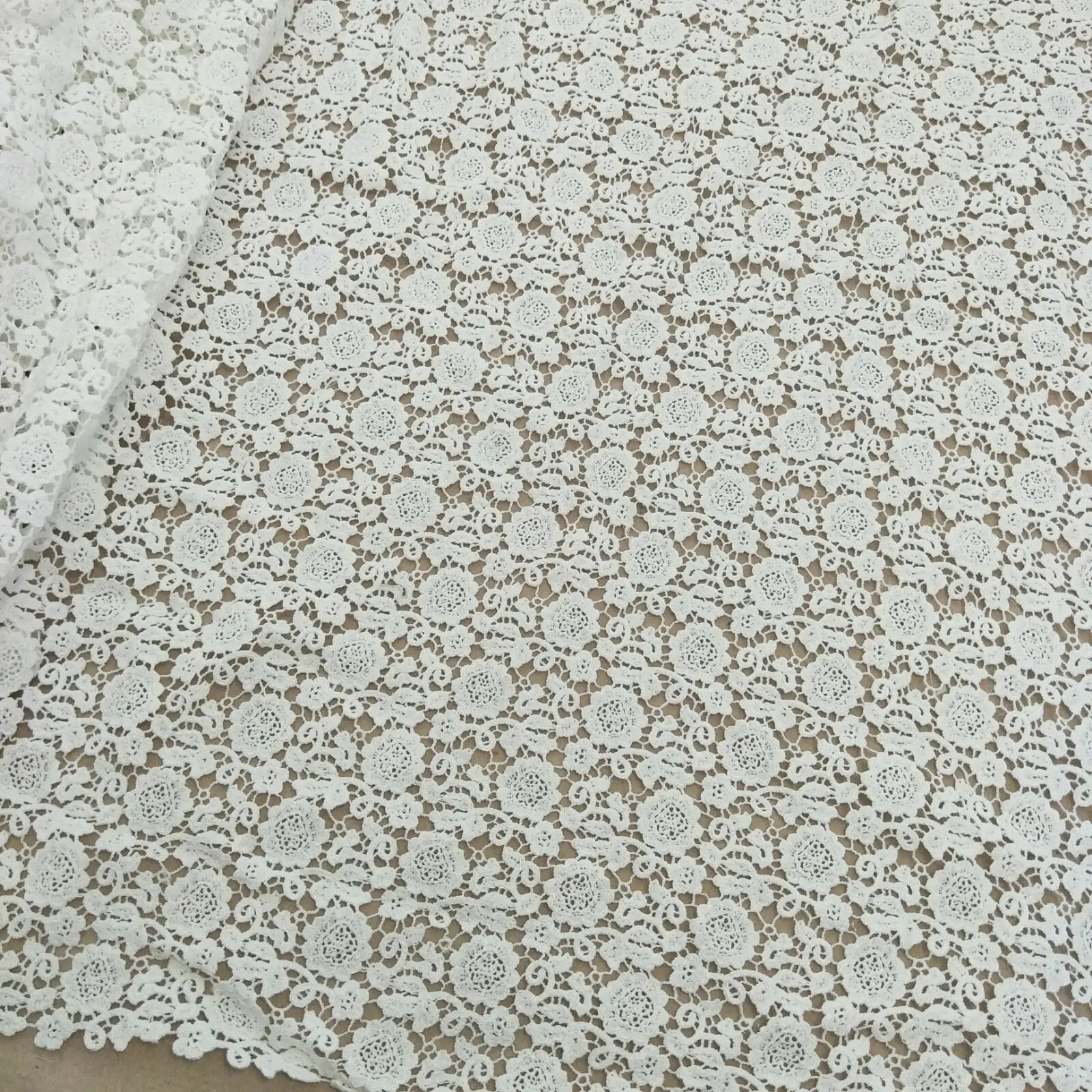 Fashion ivory flower chemical lace fabric 130cm width flower dress lace fabric sell by yard