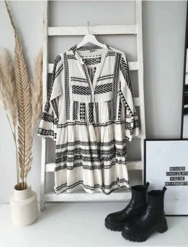 Geometric Print Short Dress V-neck Bell Sleeves Beach Style Summer New Style Pair Of Nine-quarter Sleeves Big Swing HolidayStyle