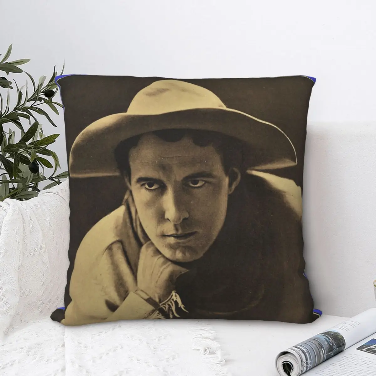 

Film Hero DUSTIN FARNUM 1904 Square Pillowcase Polyester Pillow Cover Velvet Cushion Decor Comfort Throw Pillow For Home Sofa