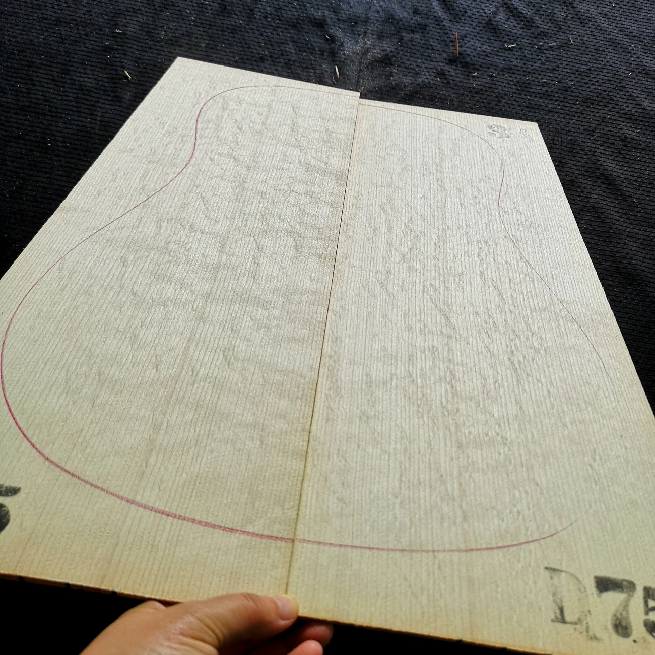 3A claw pattern German spruce veneer guitar panel bear claw pattern deshan cedar alpine spruce guitar production