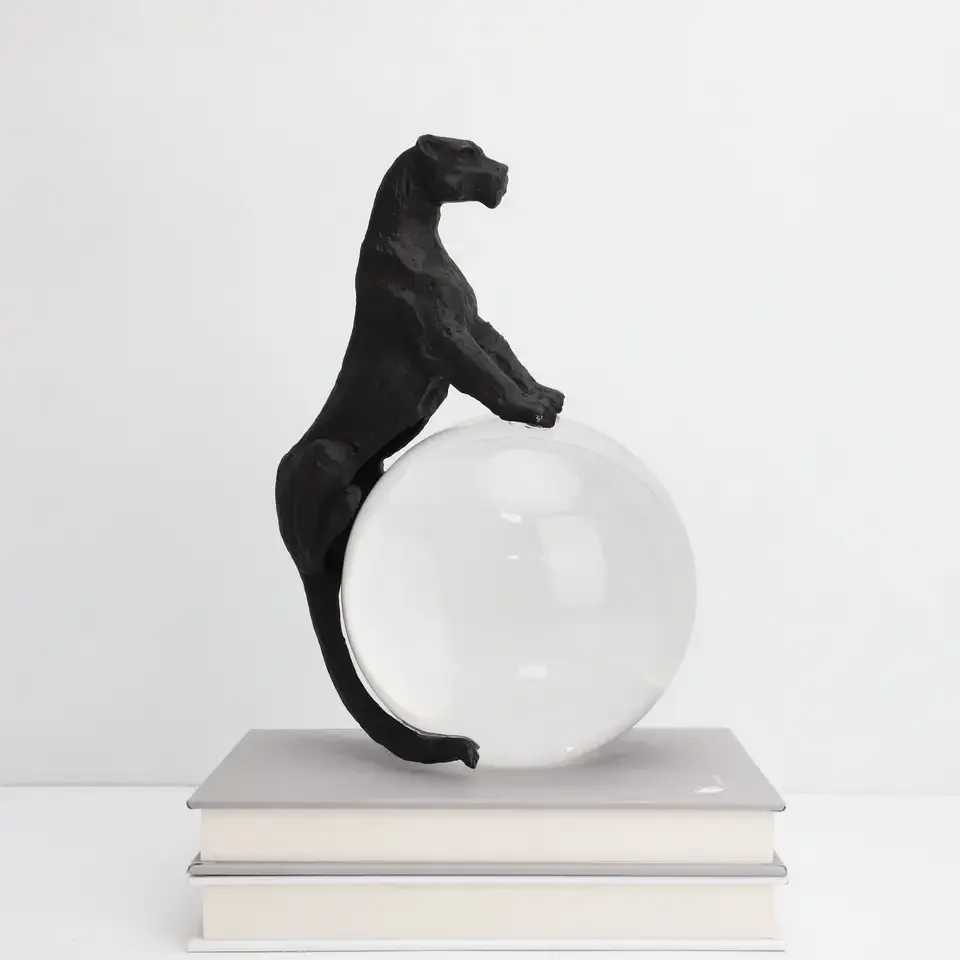 Glass Decor Figurines Crystal Ball Panther Cheetah Leopard Statues Creative Metal Animal Sculptures Home Decoration Accessories