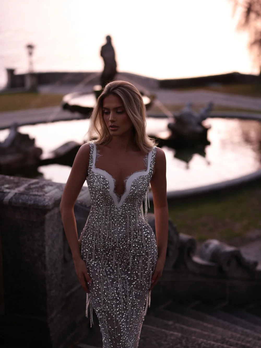 Luxurious Crystal Wedding Dress 2026 Romantic Sleeveless Bridal Gown Classic Fringe A Line Floor Length Bridal Dress Сваде