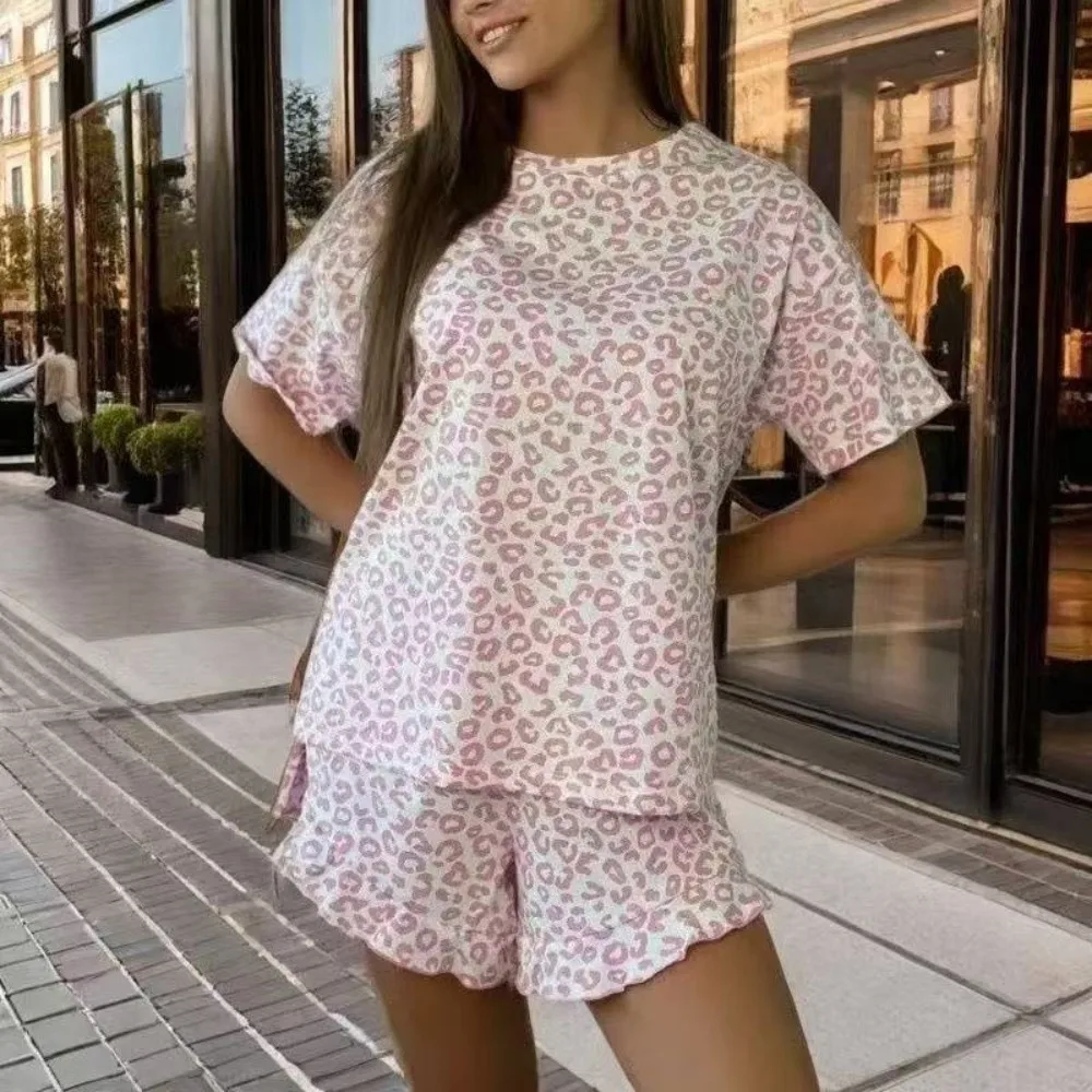 1 Set Leopard Print Women's Pajama Set Short Sleeve Round Neck Sleepwear Split Shorts Breathable Home Clothes Set Homewear