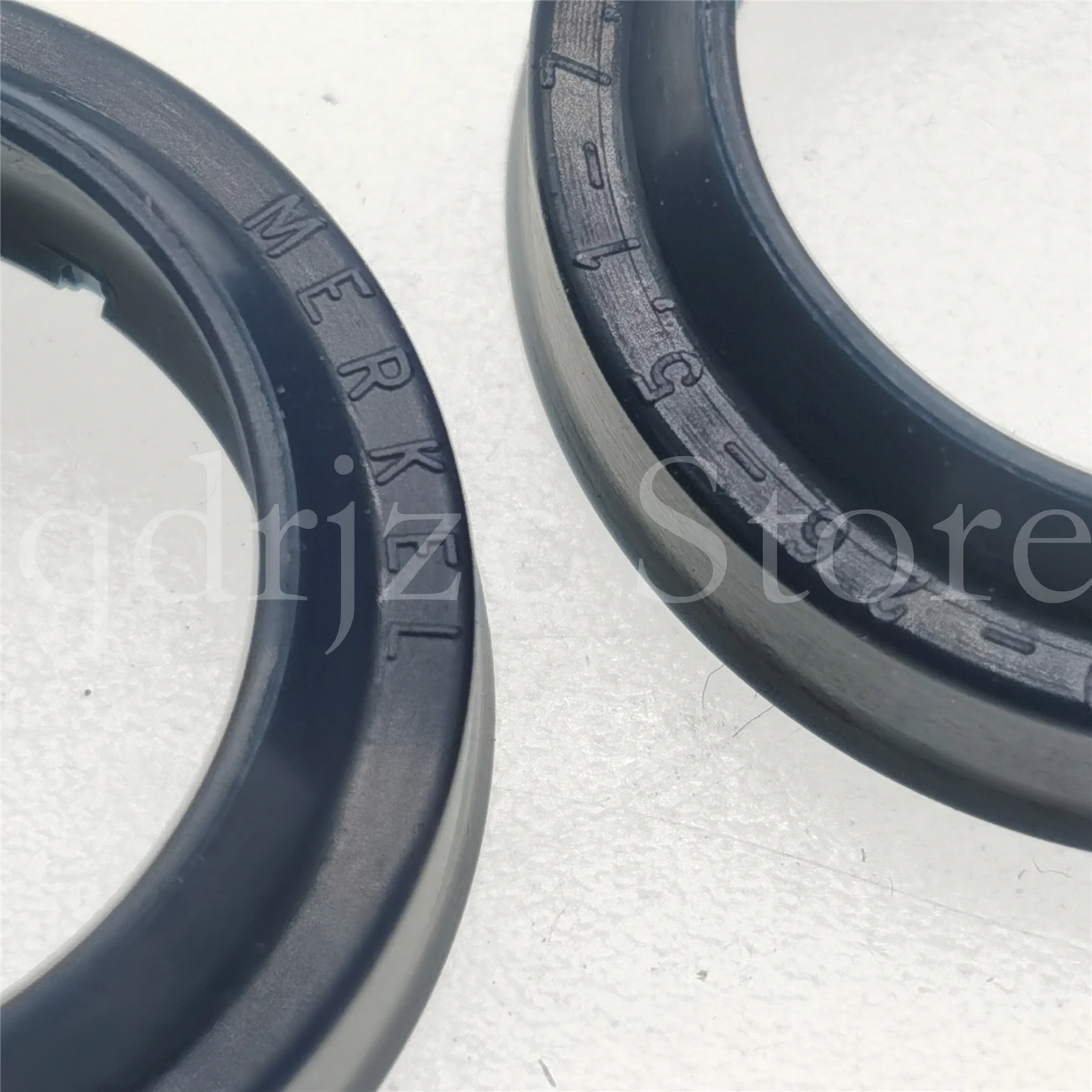 （4 pcs） Oil seal PU11 95 AU V142 20-26-5.1-7.3 Seals 24380971 20mm X 26mm X 5.1mm X 7.3mm