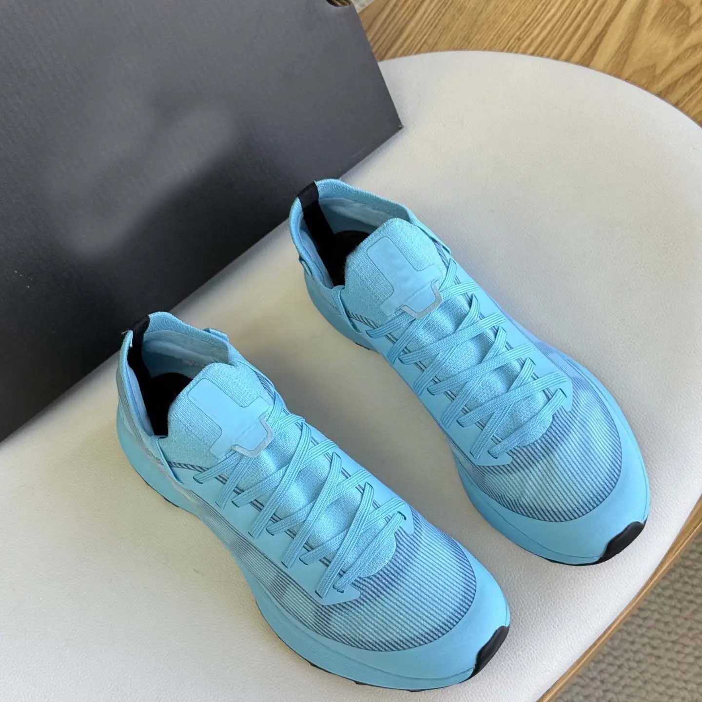 Men Plain Tone Casual Sneakers Light Thin Upper Shock Absorb Rubber Sole Breath Knit All Match Outdoor Flat Shoes