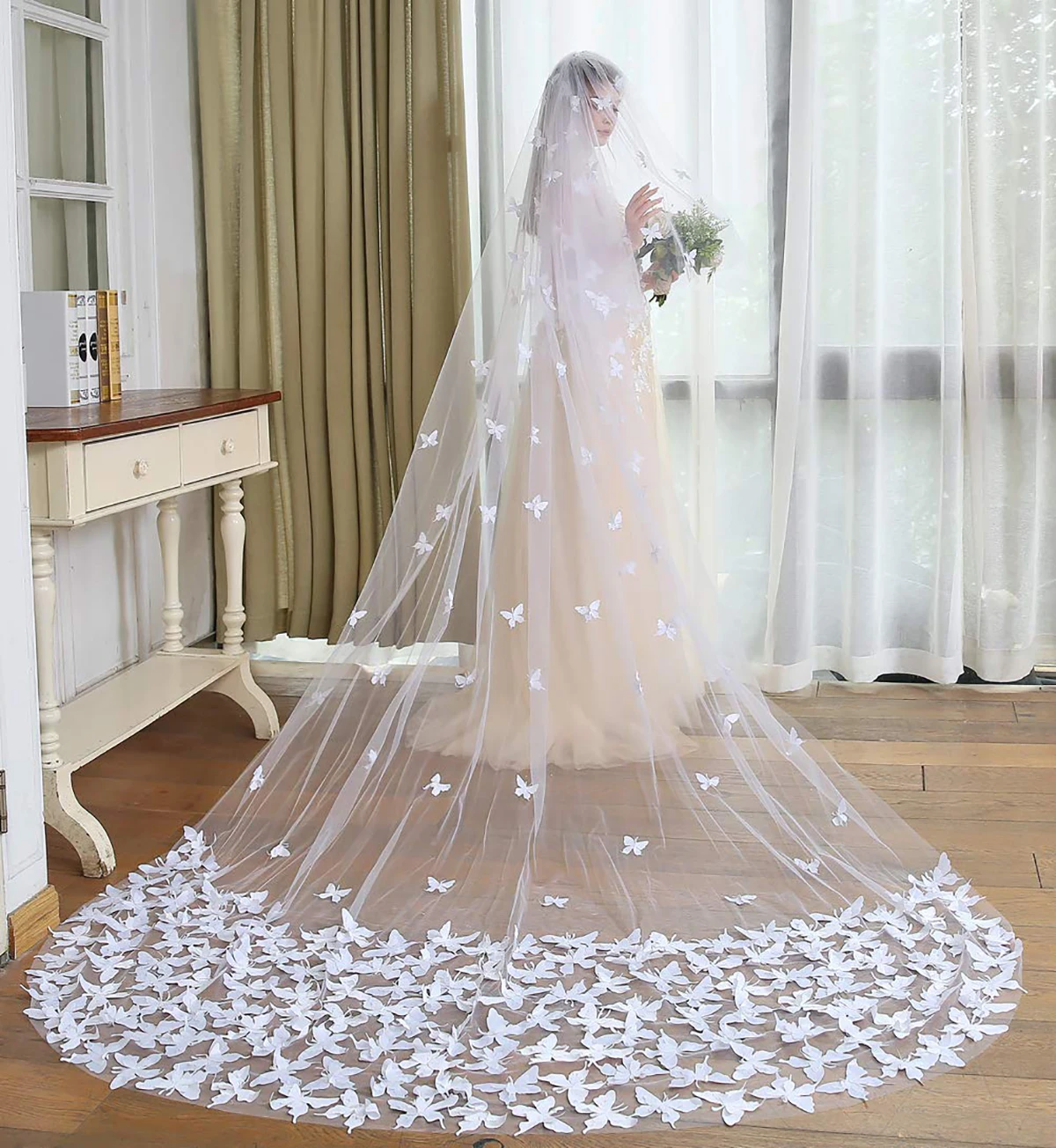 

Luxury Wedding Veil For Bride Pearls Beaded 3M 3D Flowers Long Special Cut Royal Bridal Veil with Comb Wedding Accessories