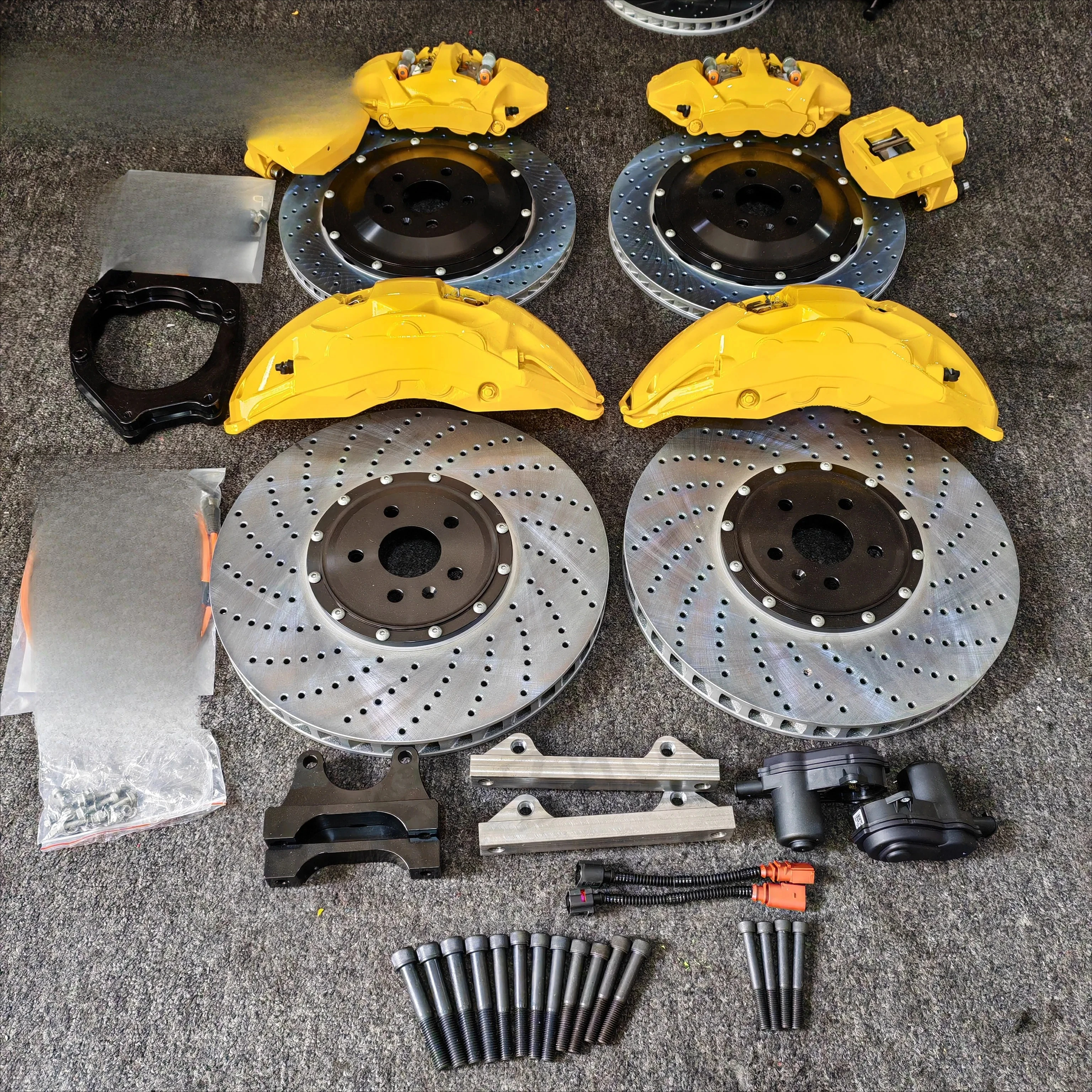 

911 2020 Auto Big 10 Piston Brake Set Customizable Color Style Logo