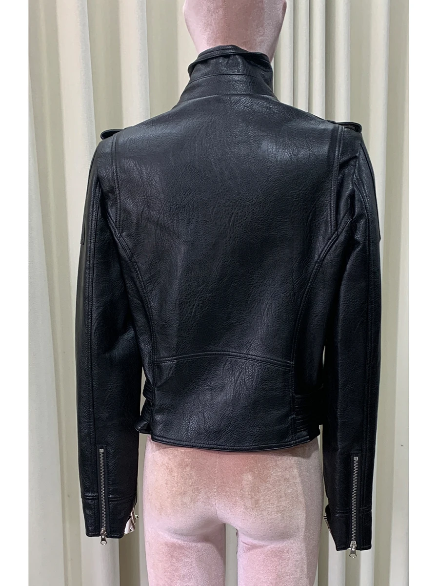 ربيع الخريف كول وسيم قصير يندبروف الصلب الأسود بولي Leather الجلود موتو و السائق سترة الرجال حزام المدرج ملابس الموضة الأوروبية