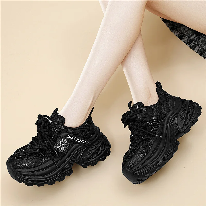 Baskets compensées noires pour femmes, style Dad Sneakers, en microfibre, à lacets, rehaussant la taille de 6 à 8 cm, respirantes et confortables, pour le quotidien