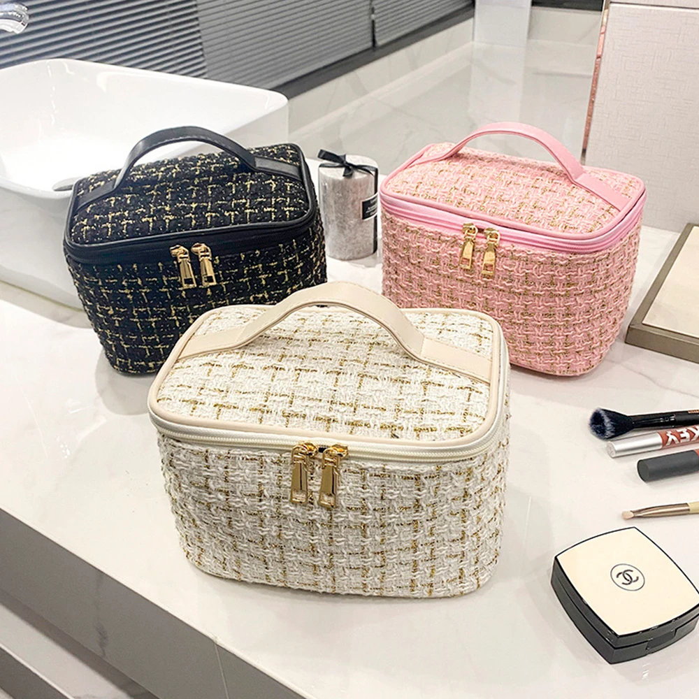 

Fashion Lattice Makeup Bag for Women Large Capacity Makeup Organizer Portable Travel Toiletry Organizer Zipper Cosmetic Bag