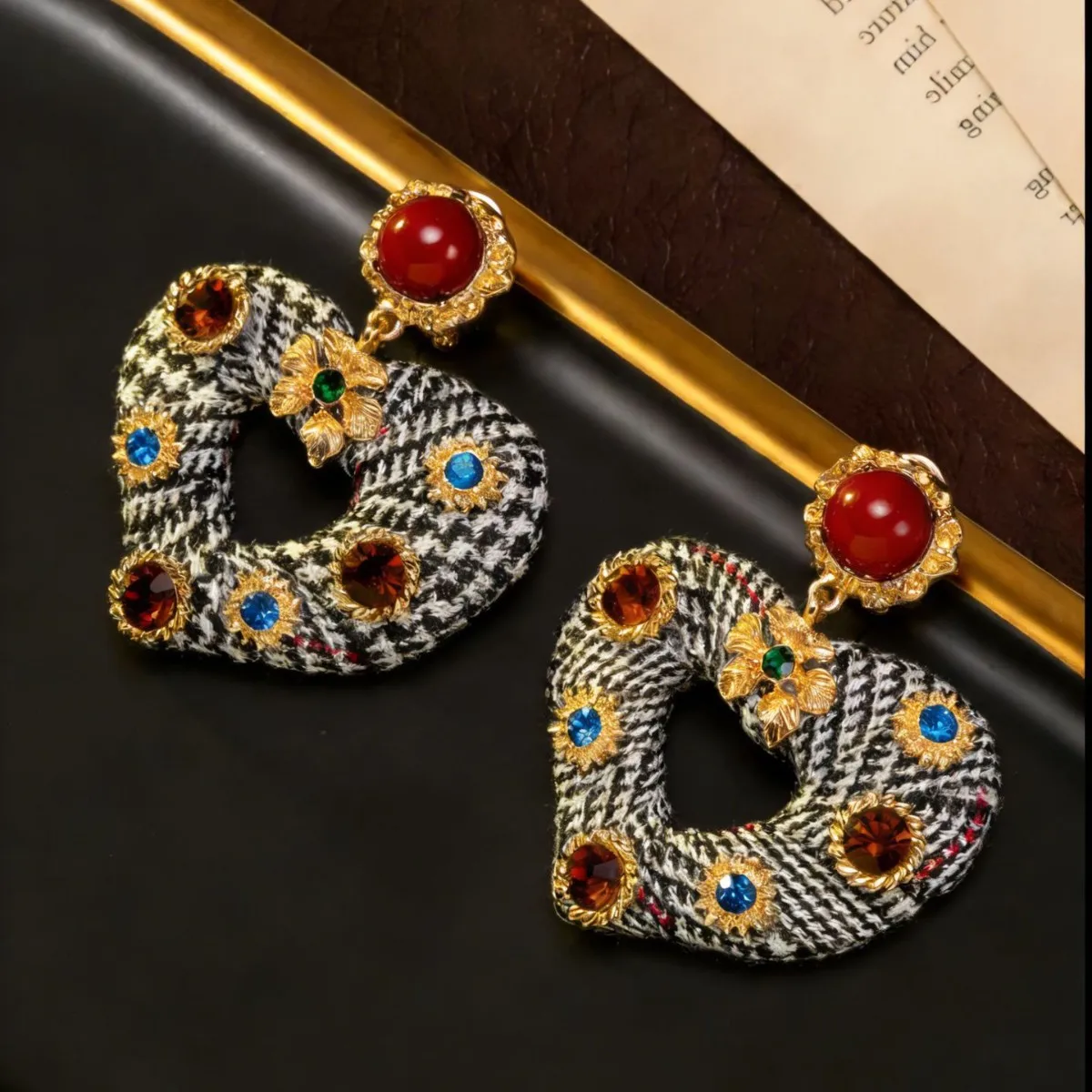 

French Style Light Luxury Thousand Bird Grid Heart-shaped Earring Women Fashion Ear Clip Simple Zircon Heart-shaped Earrings