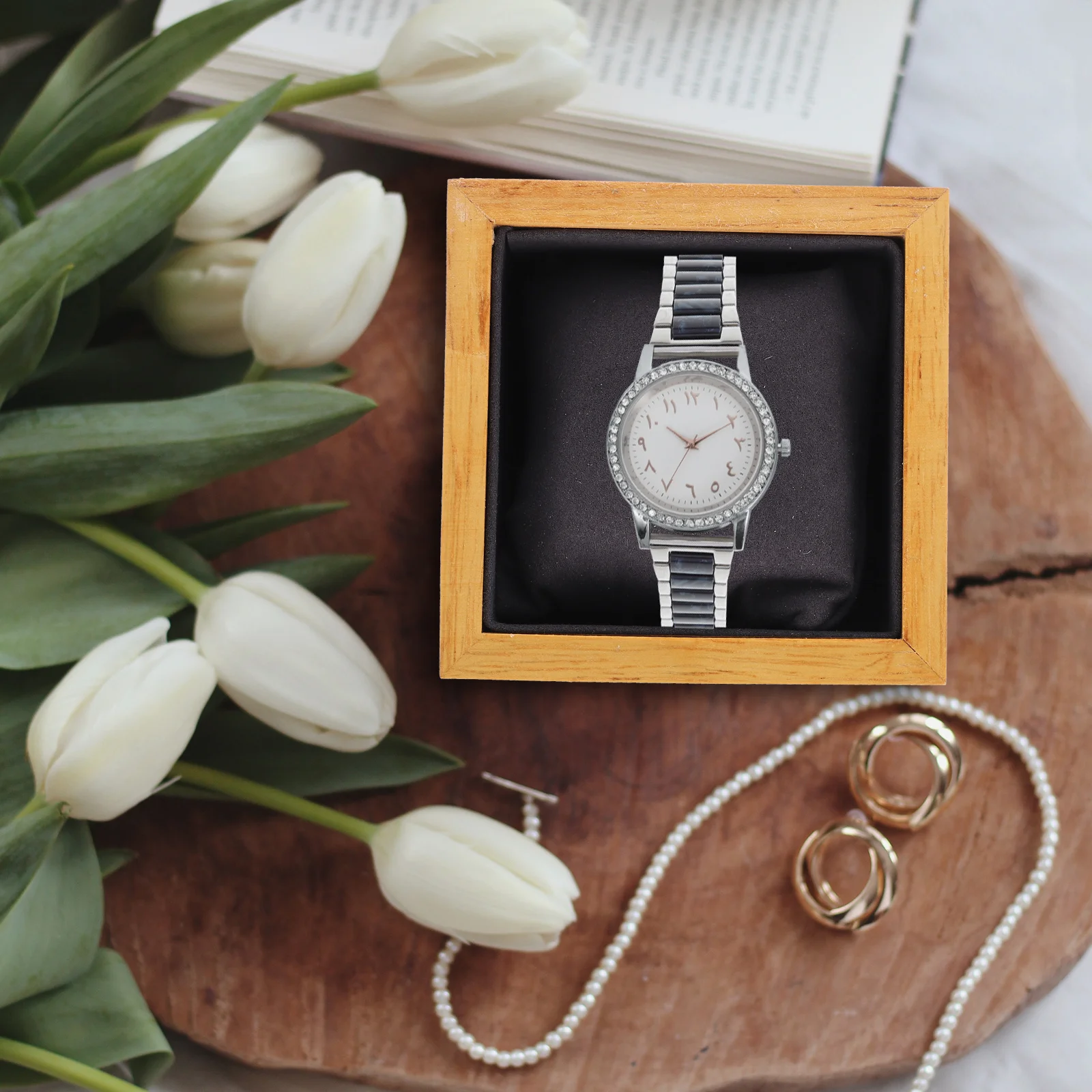 

Single Watch Display Stand Premium Jewelry Holder Durable Scratch Resistant Pillow Bedroom Decor Showcase Jewelry Stand