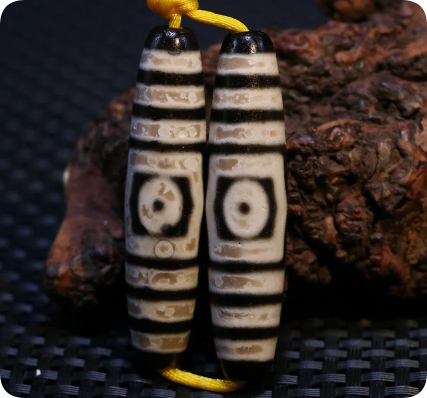 A Pair of Magic Power Tibetan Old Agate 3 Eye Wisdom dZi Bead Pendant Amulet LzK