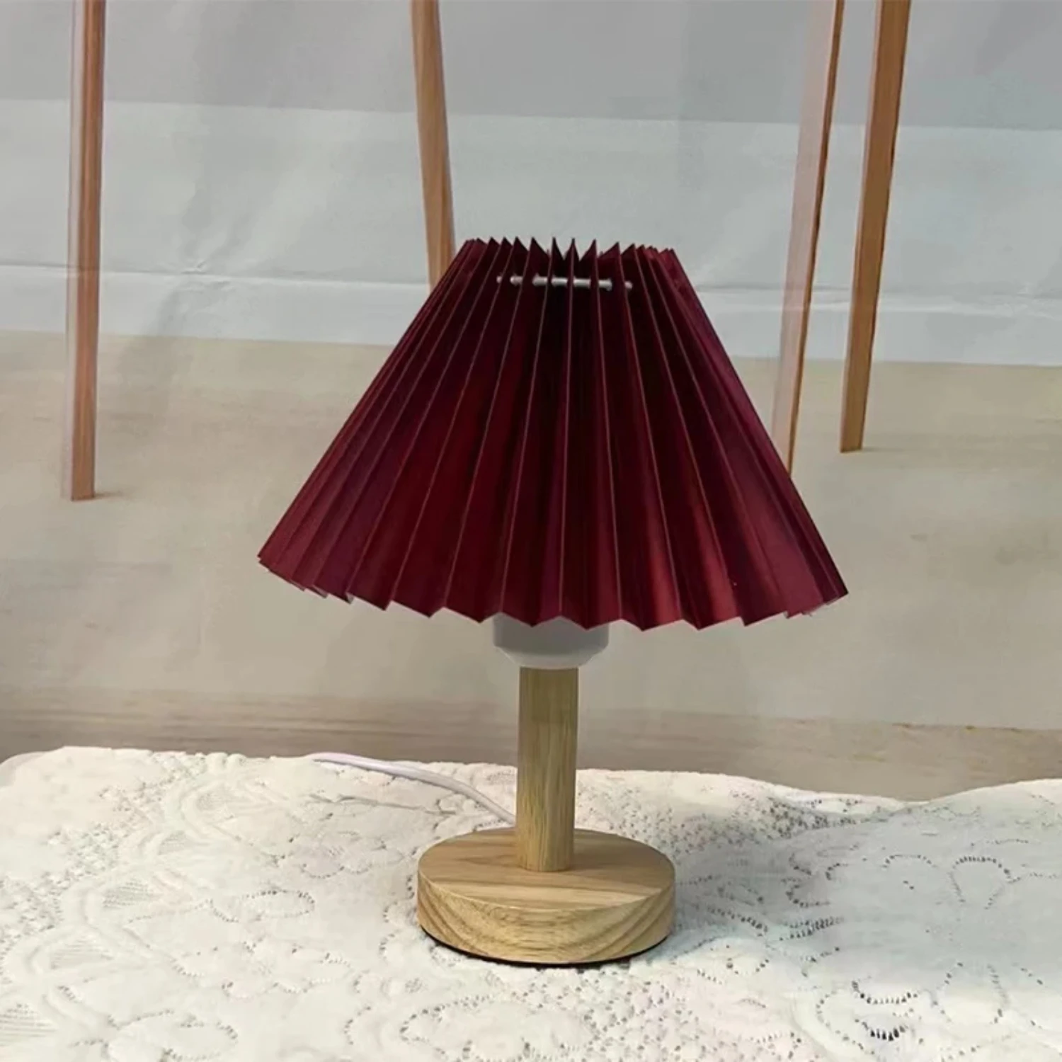 Nuovo eleva il tuo spazio con questa lussuosa lampada a luce notturna USB nordica, chic e moderna, che trasuda la eleganza e il calore. Perf