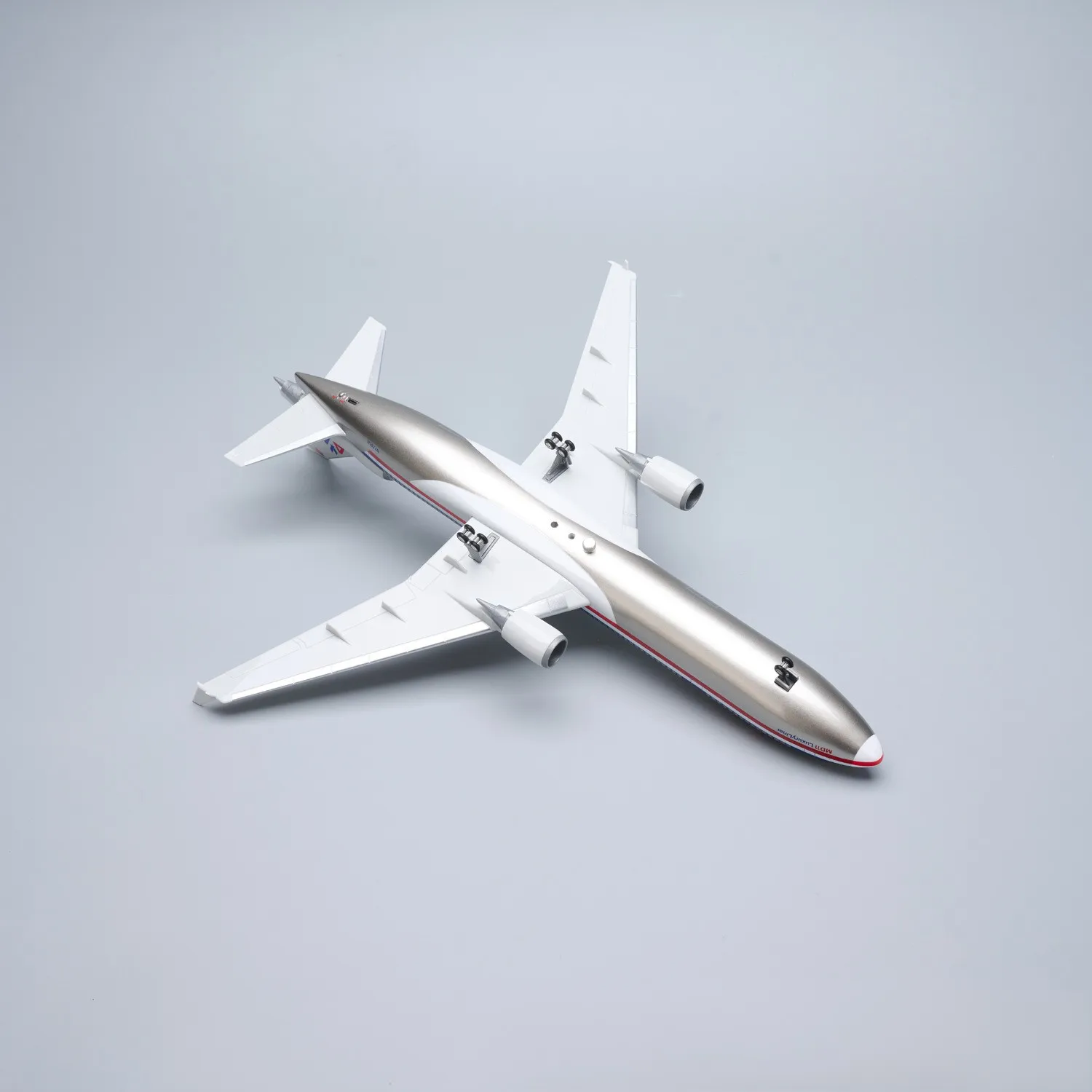 47cm American MD-11 Large Scale Airplane Model Kit With Landing Gear Wheel For Adult Enthusiast Gift or Collection Display