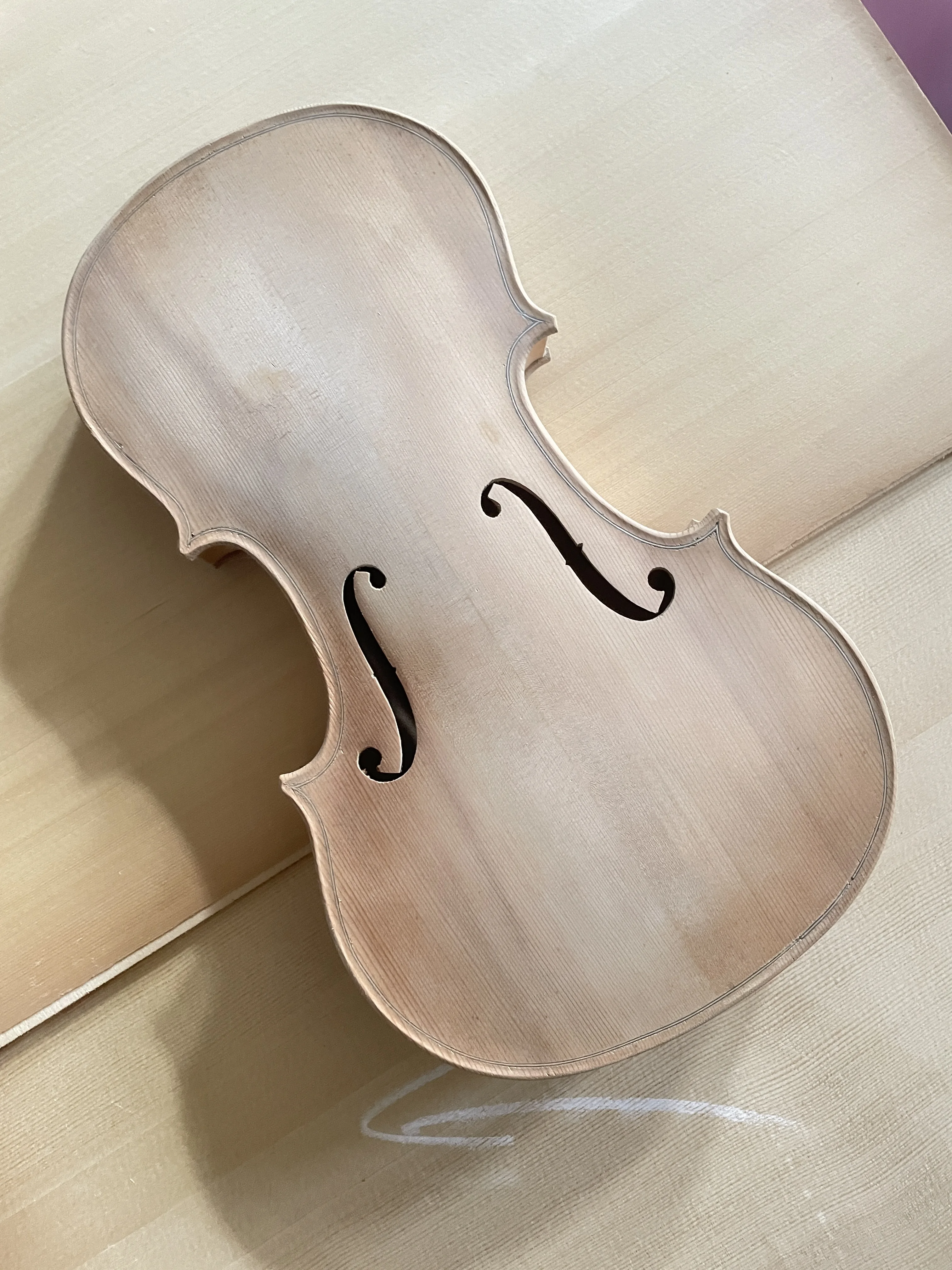 High quality. Unfinished white stubble violin body. 4/4 full board water ripple flame maple, spruce back and solid wood top.....