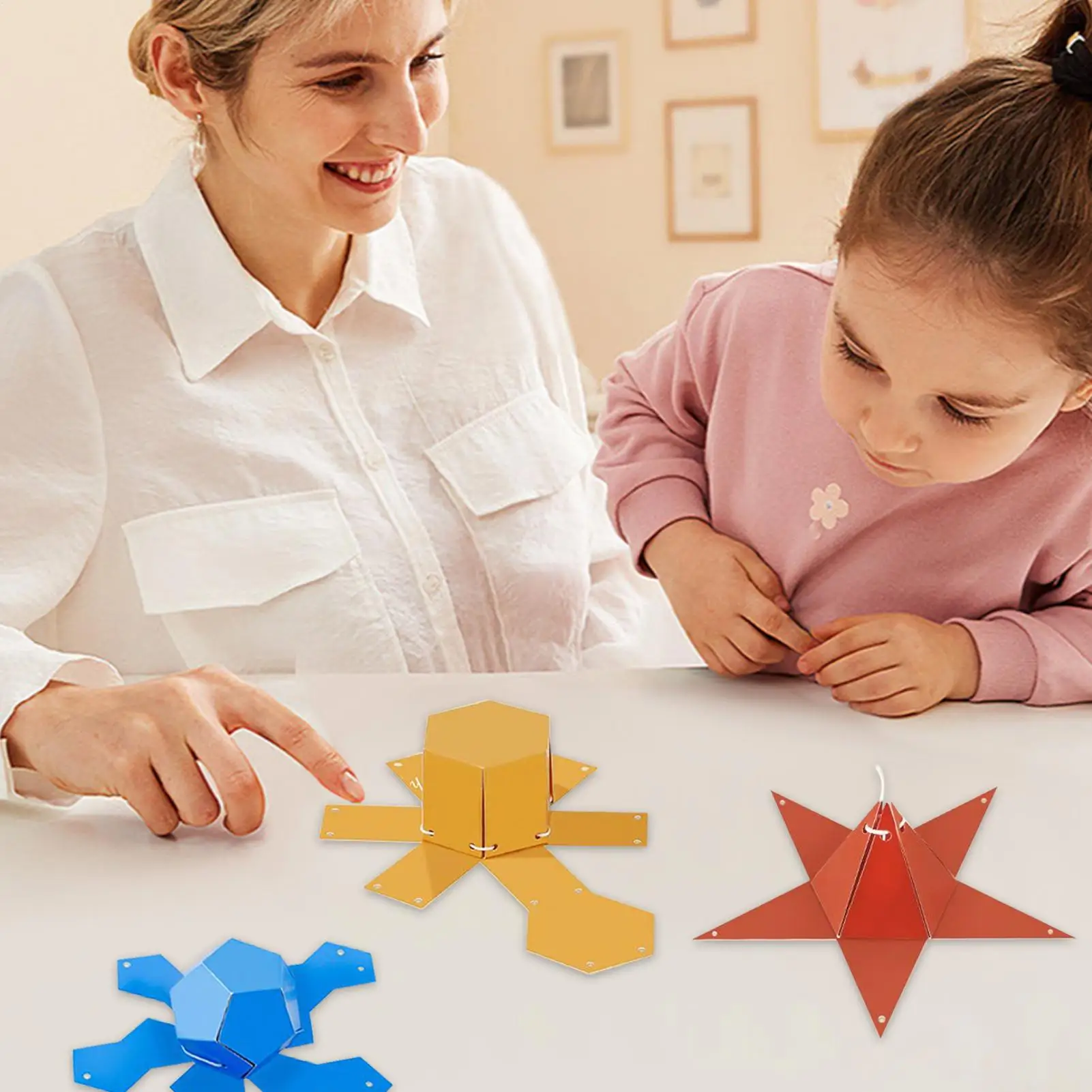 Quaderno di esercizi per l'apprendimento della geometria Libro di formazione per il pensiero della geometria solida Gioco di allenamento per il pensiero spaziale per studenti delle ragazze dei bambini