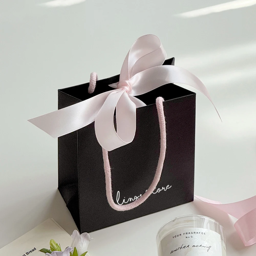 50 Stück Individualisierte Logo-Schmuck-Papiertüten 13,5x15,5x7,5cm Einkaufstaschen für Parfüm, Kosmetik, Duschgel, Seife, Verpackungsbeutel, Schalbeutel – Detail 10
