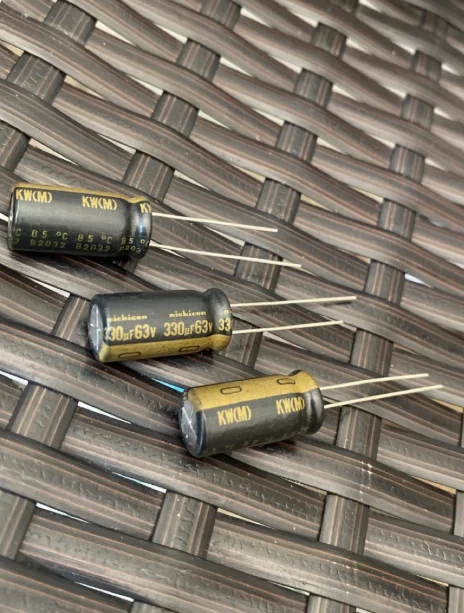 20 stks/partij Originele Japan nichicon KW serie audio Aluminium elektrolytische condensatoren Gratis verzending