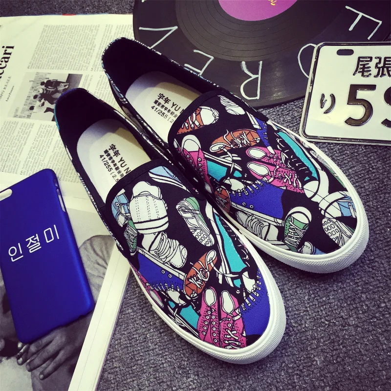 Trendy Graffiti Canvas Shoes Men Fashion Sneakers Flat Vulcanize Shoes Loafers Men Slip-ons Street Dance Shoes Tenis Masculino