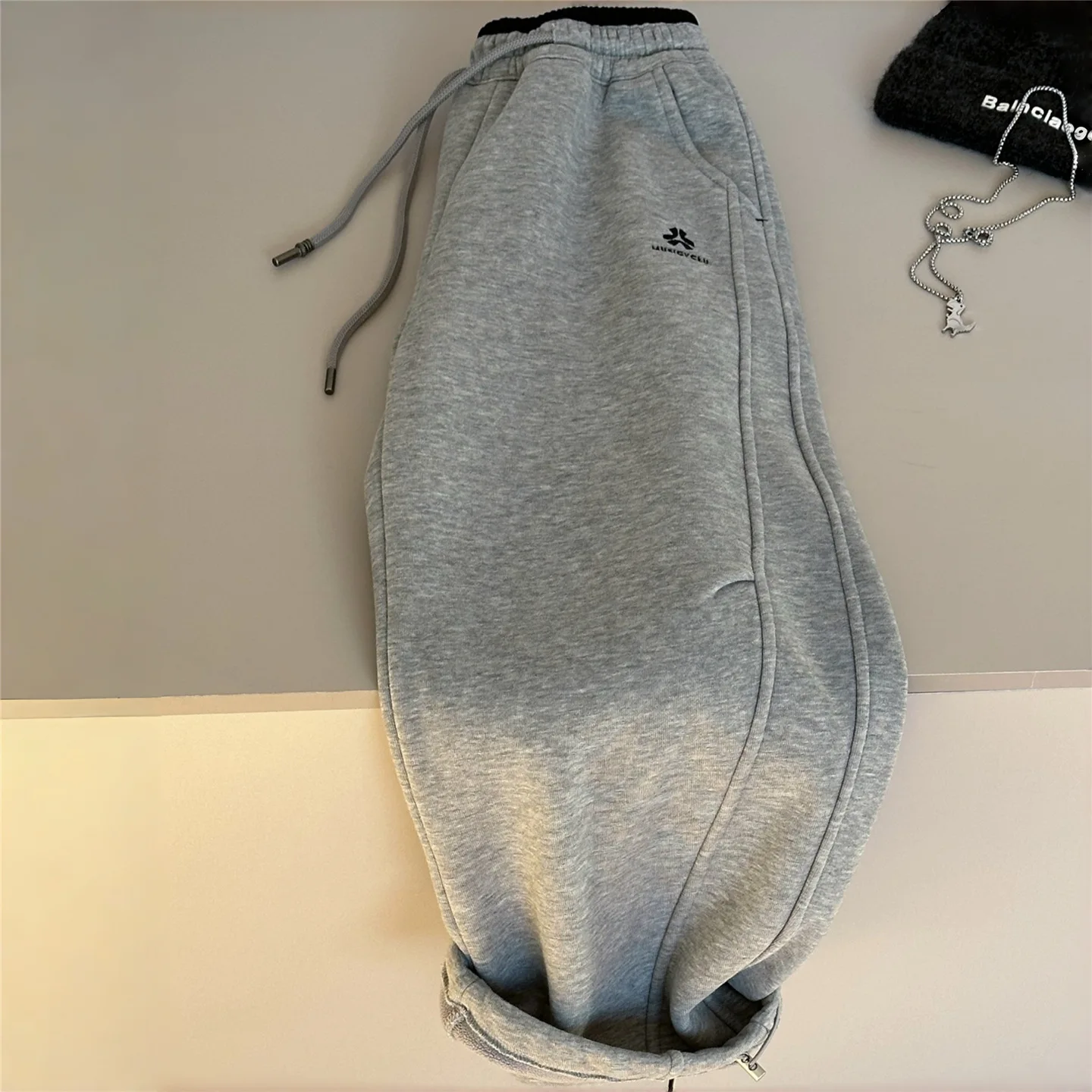 Children Clothes Kids Fashionable Fleece Sports Sweatpants 2026 Winter Boys Warm Solid Color Kids Thick Casual Long Pants 3