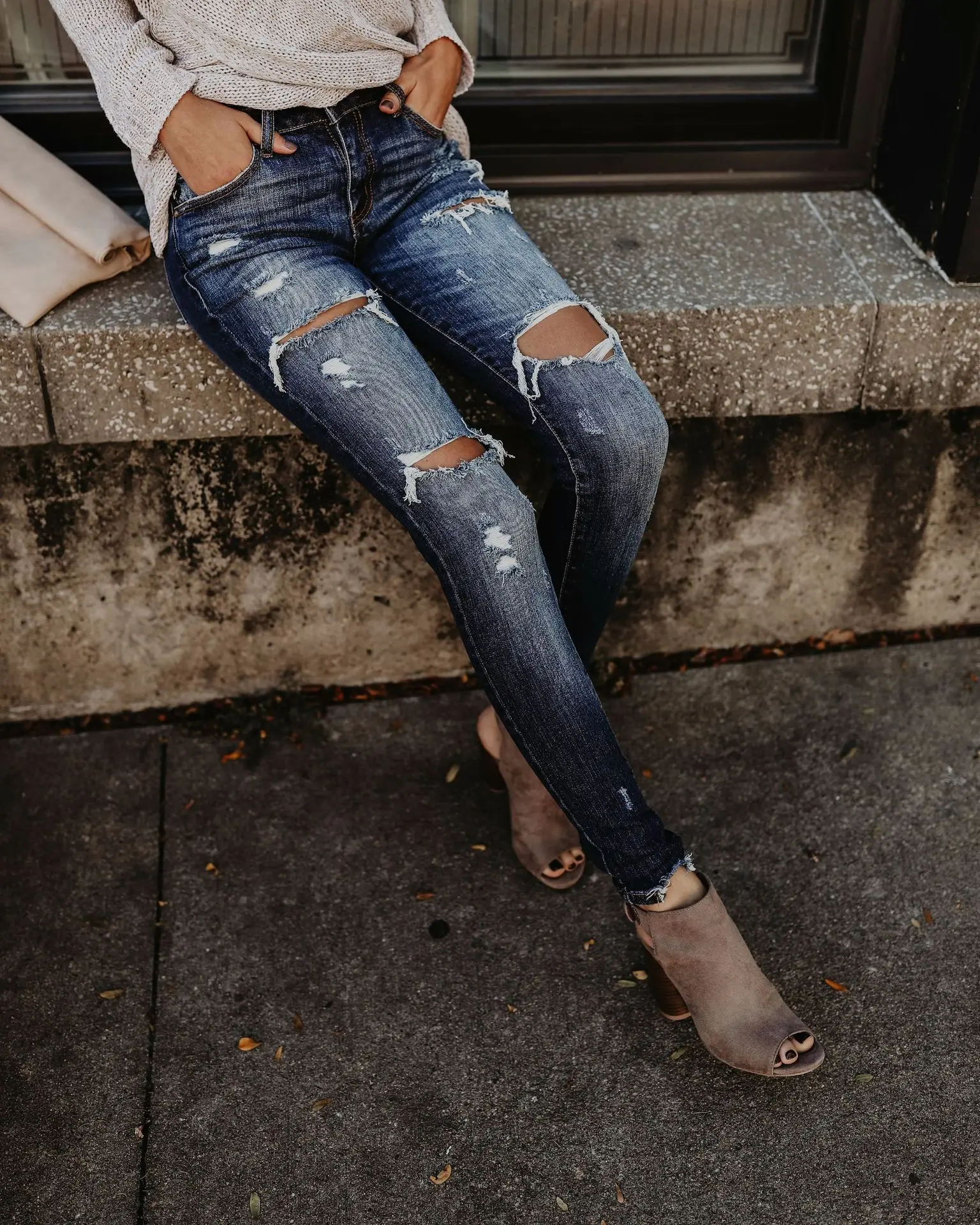 2022 frühjahr Neue frauen Zerrissene Jeans-Mode Schlanke Schleifen Weiß Handwerk Denim Bleistift Hosen Casual Hohe Qualität Weibliche Kleidung