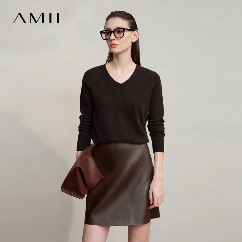 

AMII Elegant Women Sweaters 2025 Winter New V-neck Versatile Woman Clothing Solid Knitted Wool Long Sleeves Ladies Tops 12523165
