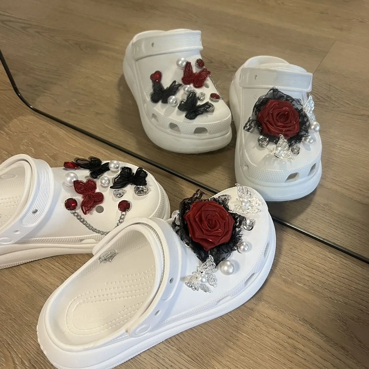 Black Red Rose Butterfly Set Footwear Decoration DIY Elegant Designer Charms Luxury Shoe Accessories Ins Beautiful Clogs Jeans